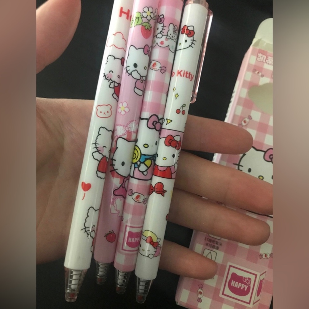 Hello Kitty - Picture 2 of 4